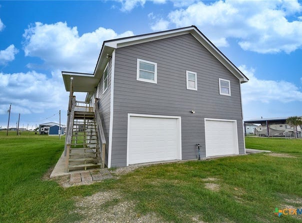 90 Bluefish Lane, Palacios, TX 77465
