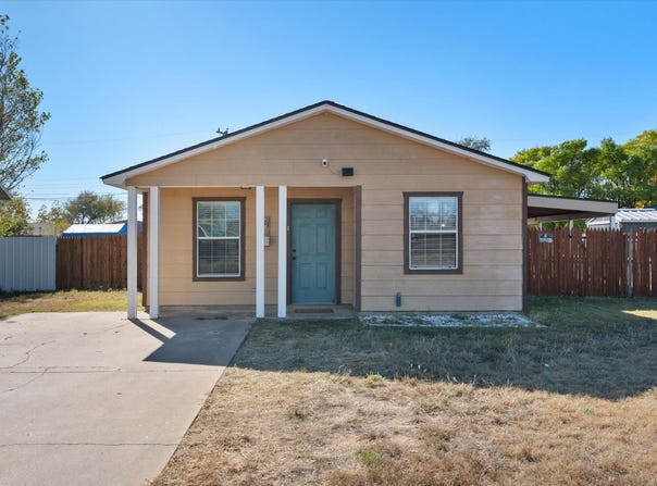 711 W 28th, Plainview, TX 79072