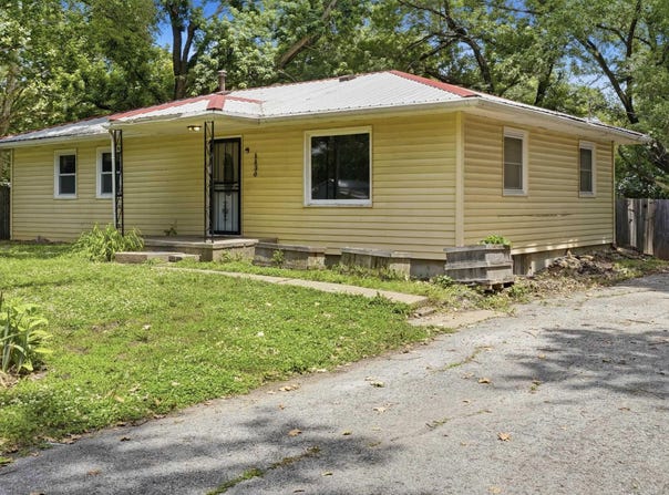 1130 Main ST, Perry, KS 66073