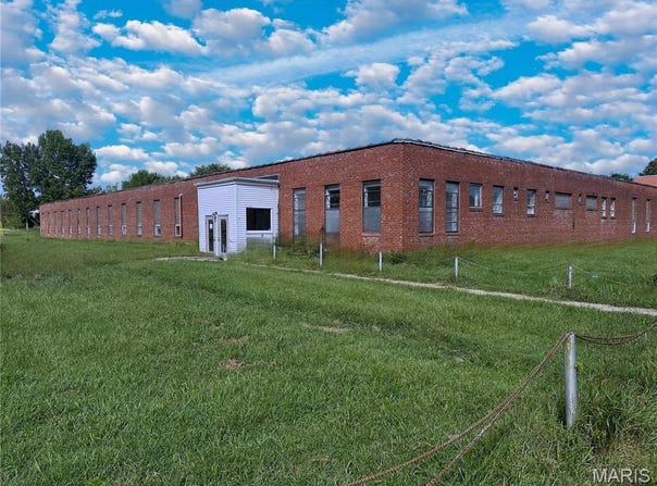 321 E Hardy Street, St James, MO 65559