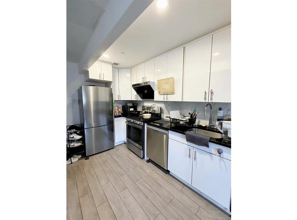 14427 Sanford Avenue, Flushing, NY 11355