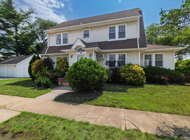59 Hampton Road, Lynbrook, NY 11563