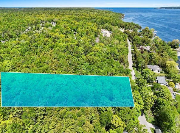 N Duluth Ave, Sturgeon Bay, WI 54235