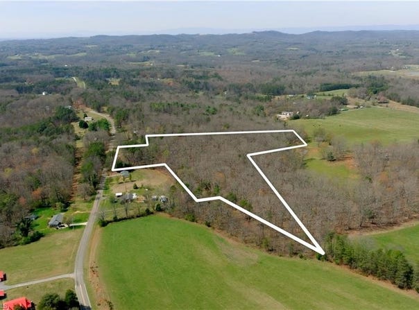 Johnson Farm Road, Pilot Mountain, NC 27041