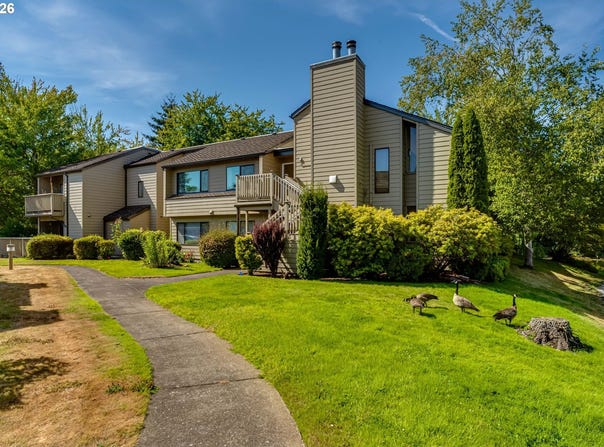 2185 LAKE ISLE Ct, Eugene, OR 97401