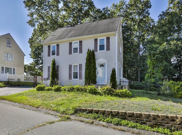 720 Hypine Rd, Dracut, MA 01826