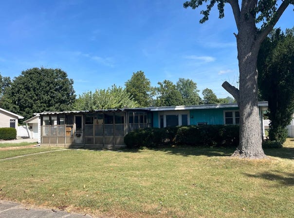 908 8th St, Covington, IN 47932