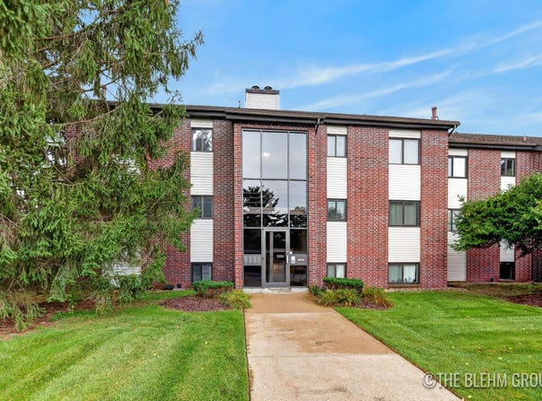3414 Devonwood Hills NE, Grand Rapids, MI 49525