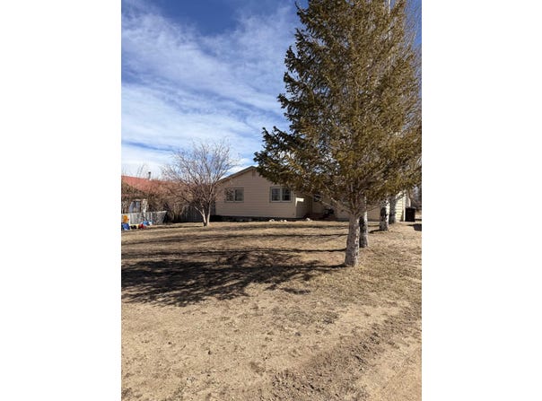 511 Wiley Ave, Encampment, WY 82325