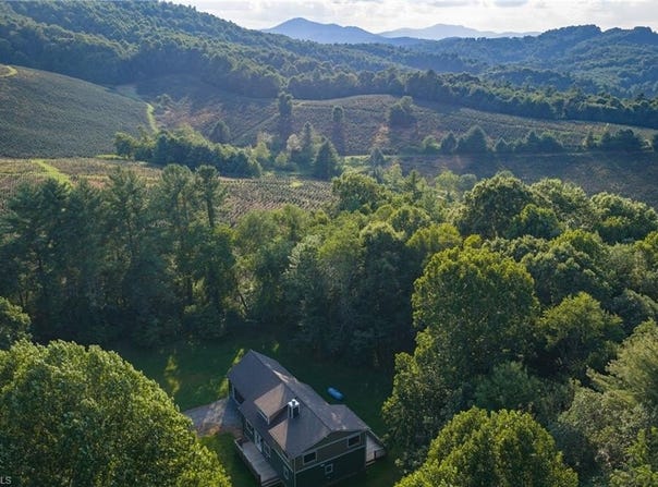 486 Hunter-Lysik Way, Laurel Springs, NC 28644