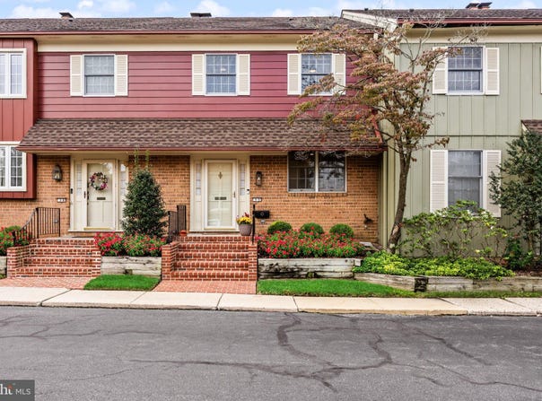 633 E MAIN Street, MOORESTOWN, NJ 08057