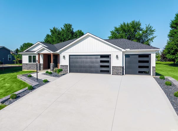 4085 E Oldfield Drive, Leesburg, IN 46538