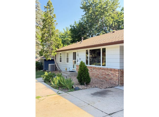8625 Poplar Bridge Curve, Bloomington, MN 55437