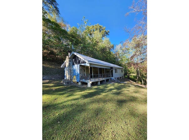 55 Lou Hill RD, Hinton, WV 25951