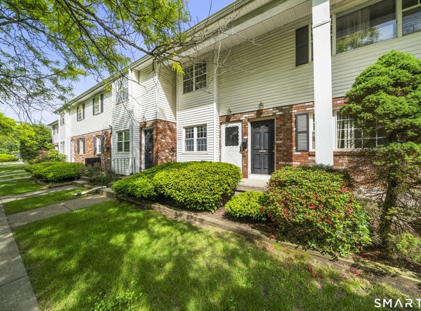 F9 Bradley Circle, Enfield, CT 06082