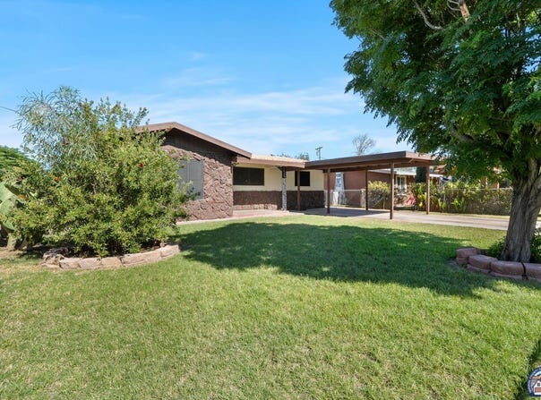 665 S Adams St, Brawley, CA 92227