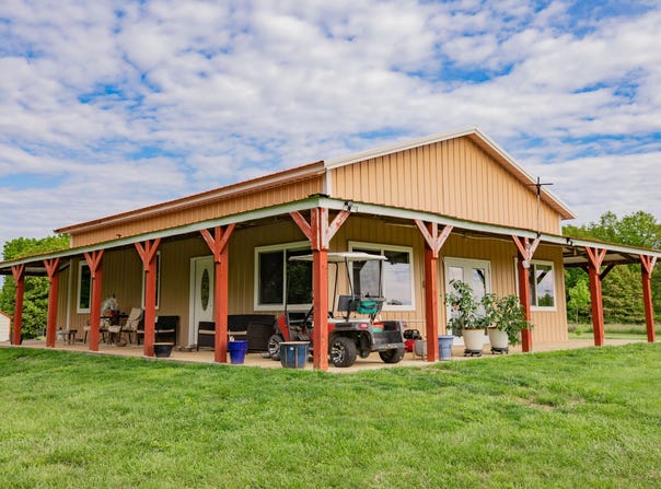 8400 E 1320 Road, Stockton, MO 65785