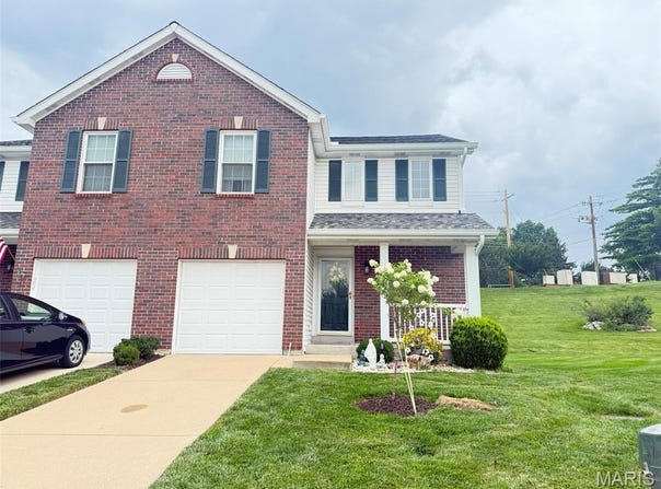 10342 Tiffany Village Circle Drive, St Louis, MO 63123