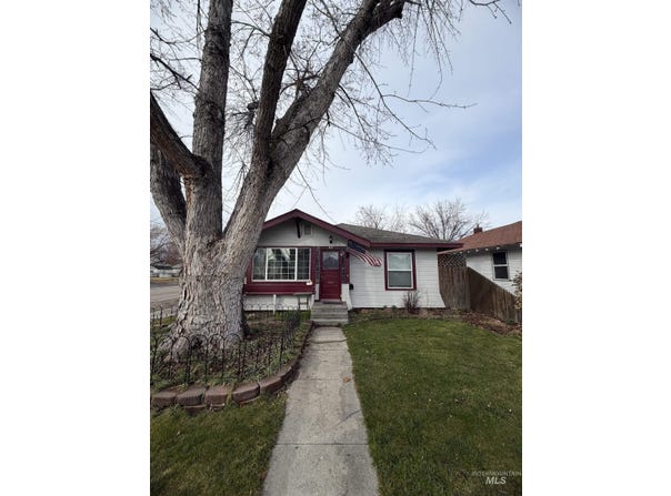 411 S Wardwell Ave, Emmett, ID 83617