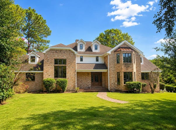 69 Pompano Dr, Hattiesburg, MS 39402