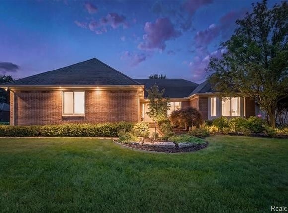 22702 Brantingham Road, Macomb Twp, MI 48044