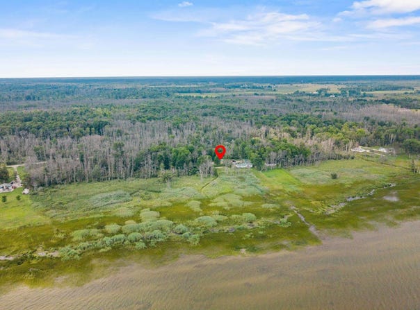245 BAY Road, PESHTIGO, WI 54157