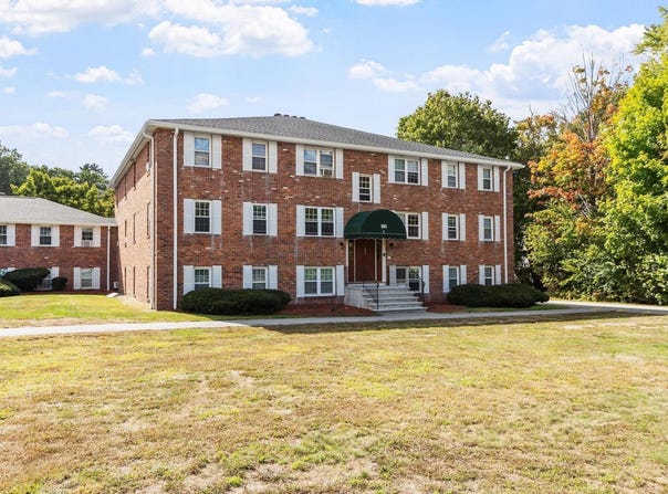 180 Tyngsboro Road, Chelmsford, MA 01863