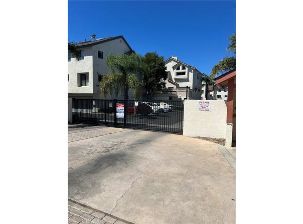 15111 Freeman Avenue, Lawndale, CA 90260