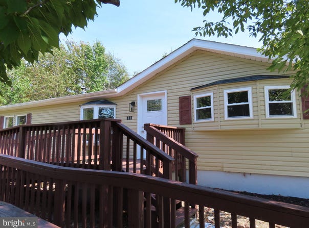 100 E HOLLY Drive, LINCOLN, DE 19960