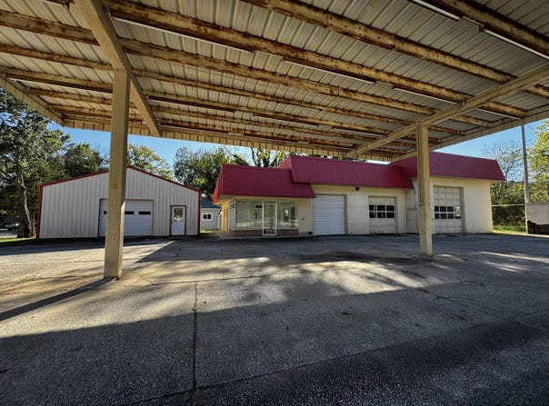 210 N Hemphill Avenue, Crane, MO 65633