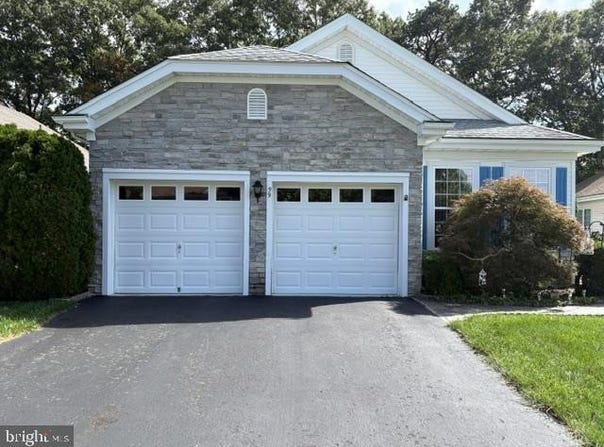 99 ROBIN Lane, BARNEGAT, NJ 08005