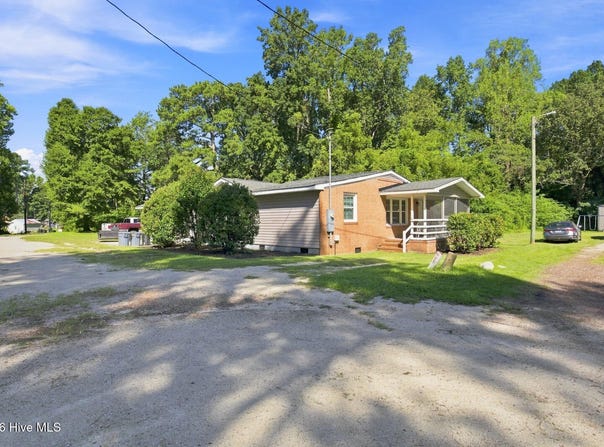 128 Lamotts Creek Road, Midway Park, NC 28544