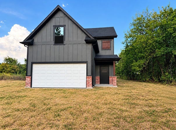 305 Augustus Street, Trenton, TX 75490