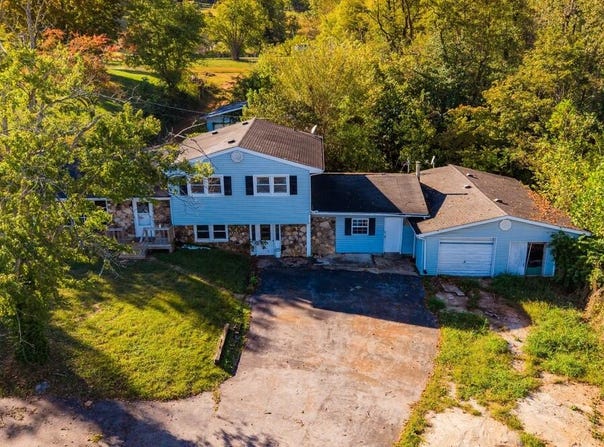 1765 Byrdstown Hwy., Livingston, TN 38506