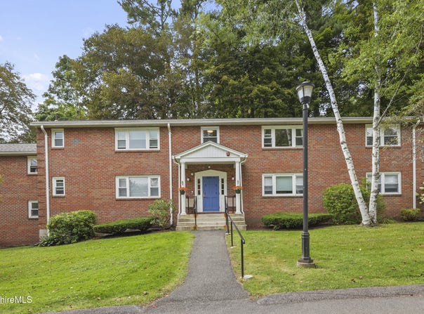 6-3 Morgan Manor Dr, Lenox, MA 01240