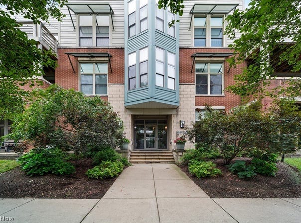 2079 Random Road, Cleveland, OH 44106