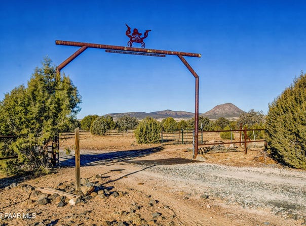 10777 Raging Crab Road, Ash Fork, AZ 86320