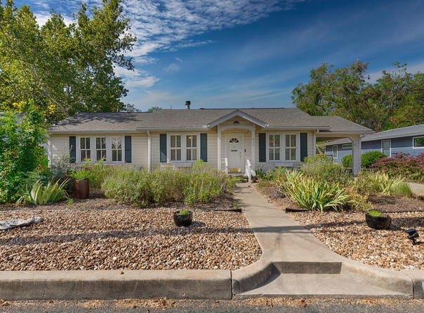 217 W Morse, Fredericksburg, TX 78624