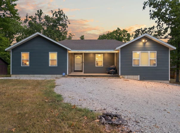 25267 Cedar Crest Drive, Hermitage, MO 65668