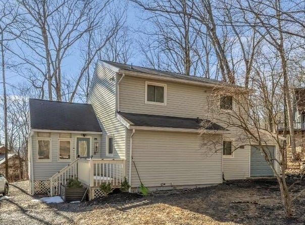 187 Bellingham Drive, Bushkill, PA 18324