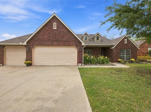 12803 E 69th Street N, Owasso, OK 74055