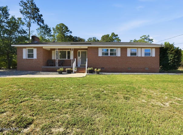1105 Oak Avenue, Hamlet, NC 28345