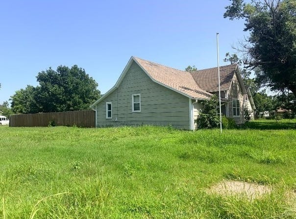 504 Comanche Street, Garber, OK 73738