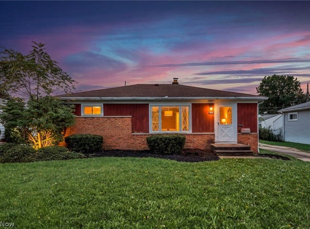 11301 Aaron Drive, Parma, OH 44130