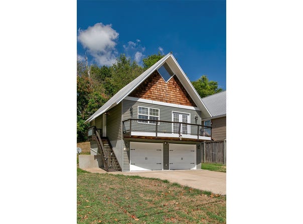 409 W Tahlequah Street, Siloam Springs, AR 72761