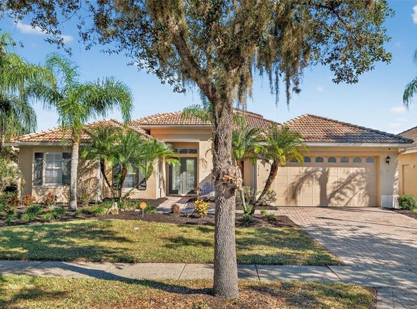 3816 EAGLE ISLE Circle, KISSIMMEE, FL 34746