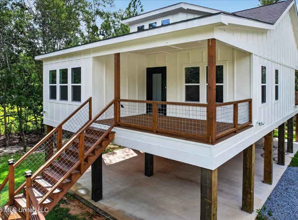 1225 Taranto Street, Waveland, MS 39576