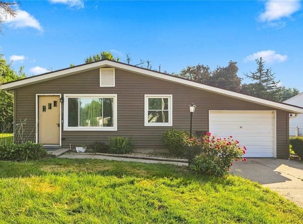 1360 Starry Drive, Marion, IA 52302