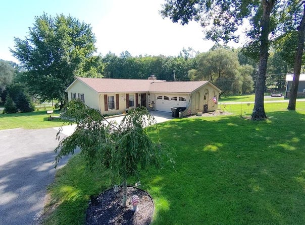 806 Old Grandview Rd, BEAVER, WV 25918