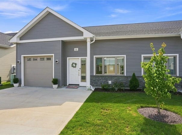 6 West Valley Circle, West Warwick, RI 02893